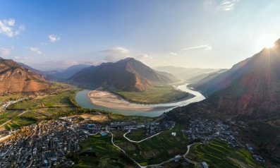 Thousands Evacuated As Floods Threaten A Massive Dam And A Treasured Buddha In China